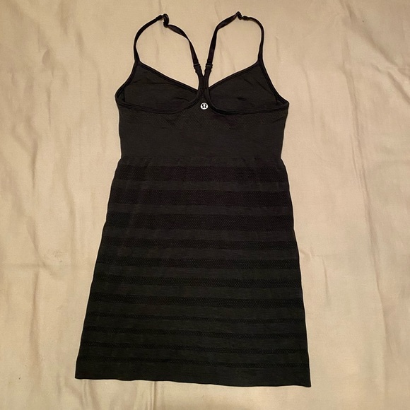 Lululemon tank - Picture 3 of 6